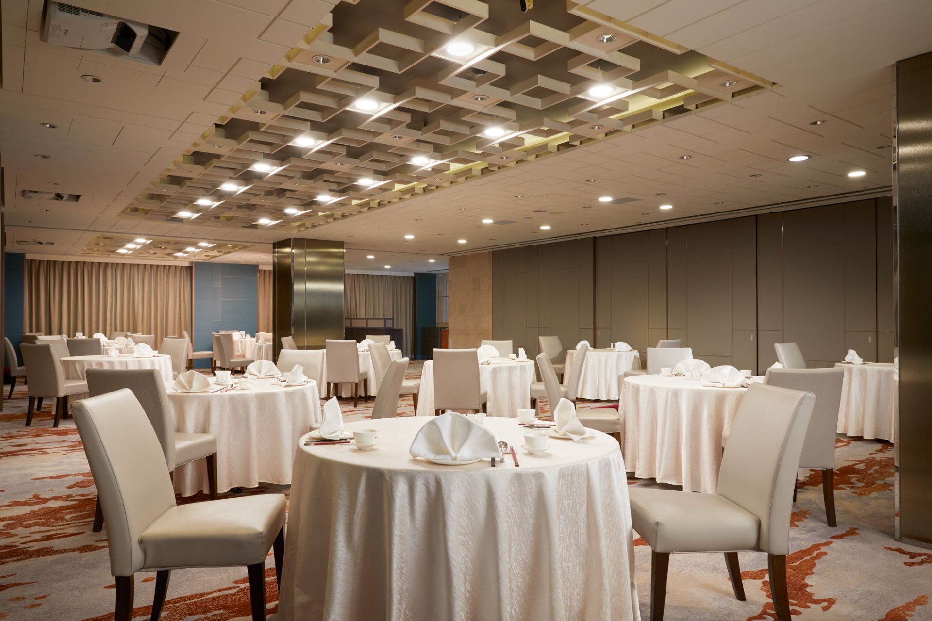 Ming Court - Seating