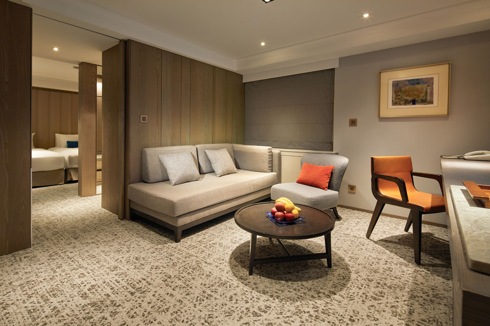 Deluxe Suite (Living Room)