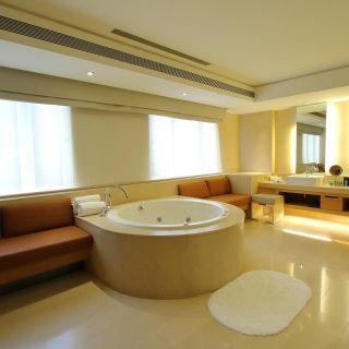 Royal Suite (Bathroom)