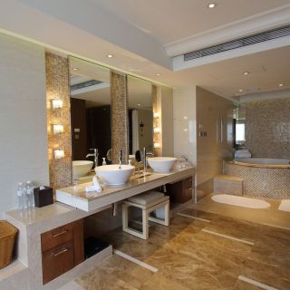 Premier Suite (Bathroom)