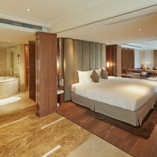 Premier Suite (Bedroom)
